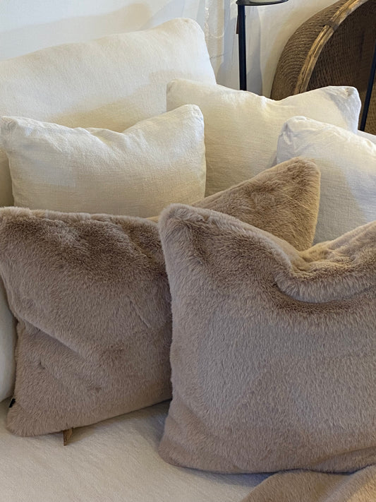 Coussins fausse fourrure