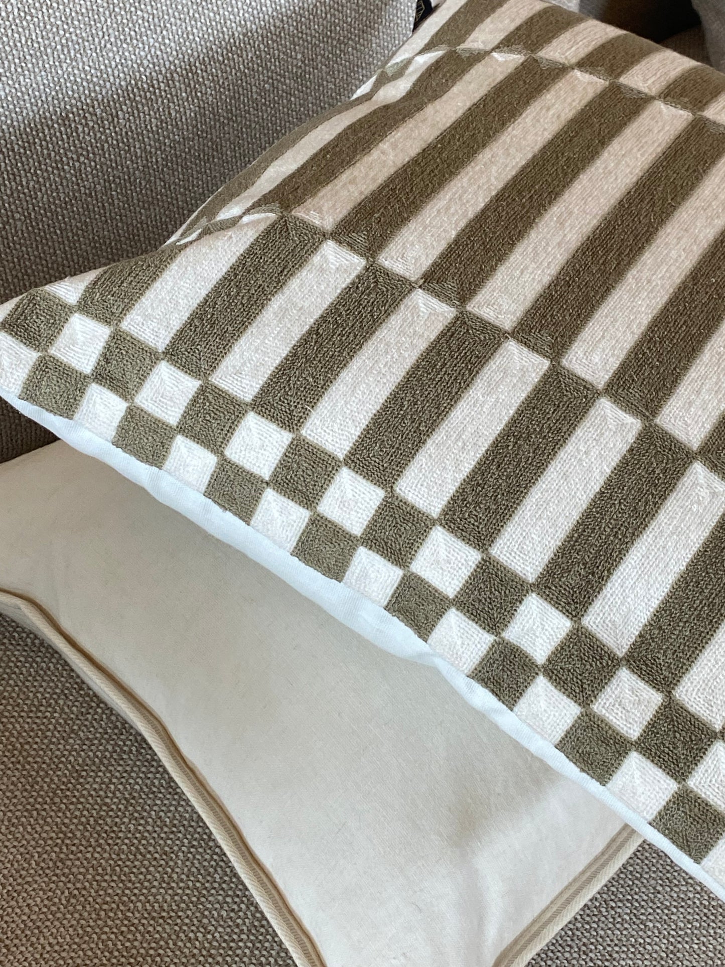 Coussin brodé
