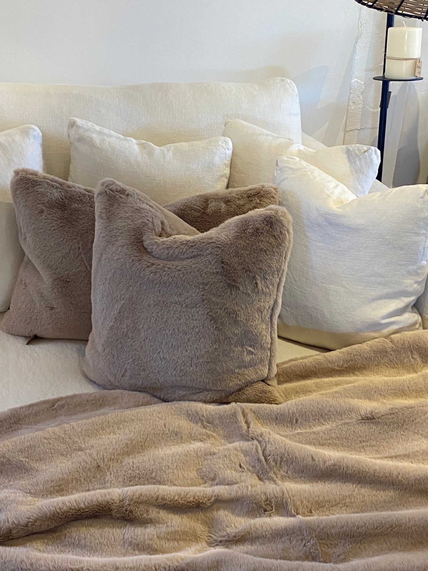 Coussins fausse fourrure