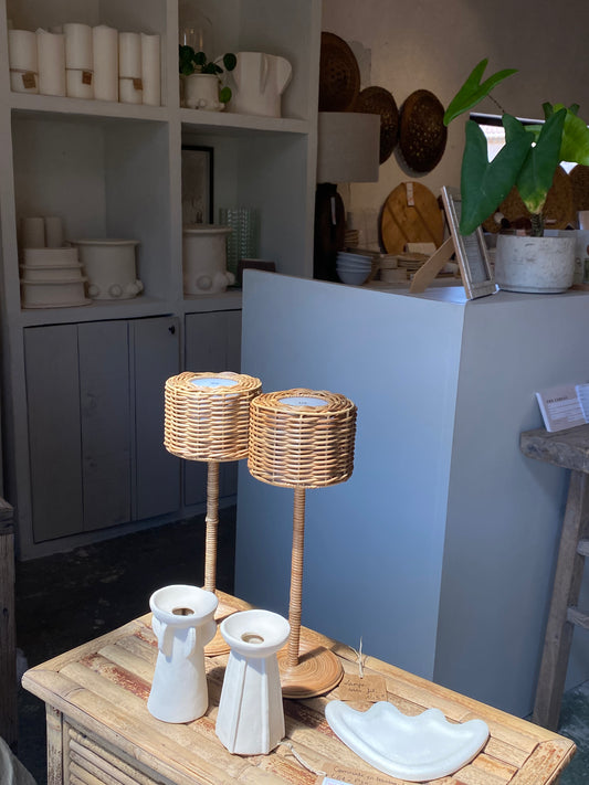 Lampe sans fil en rotin